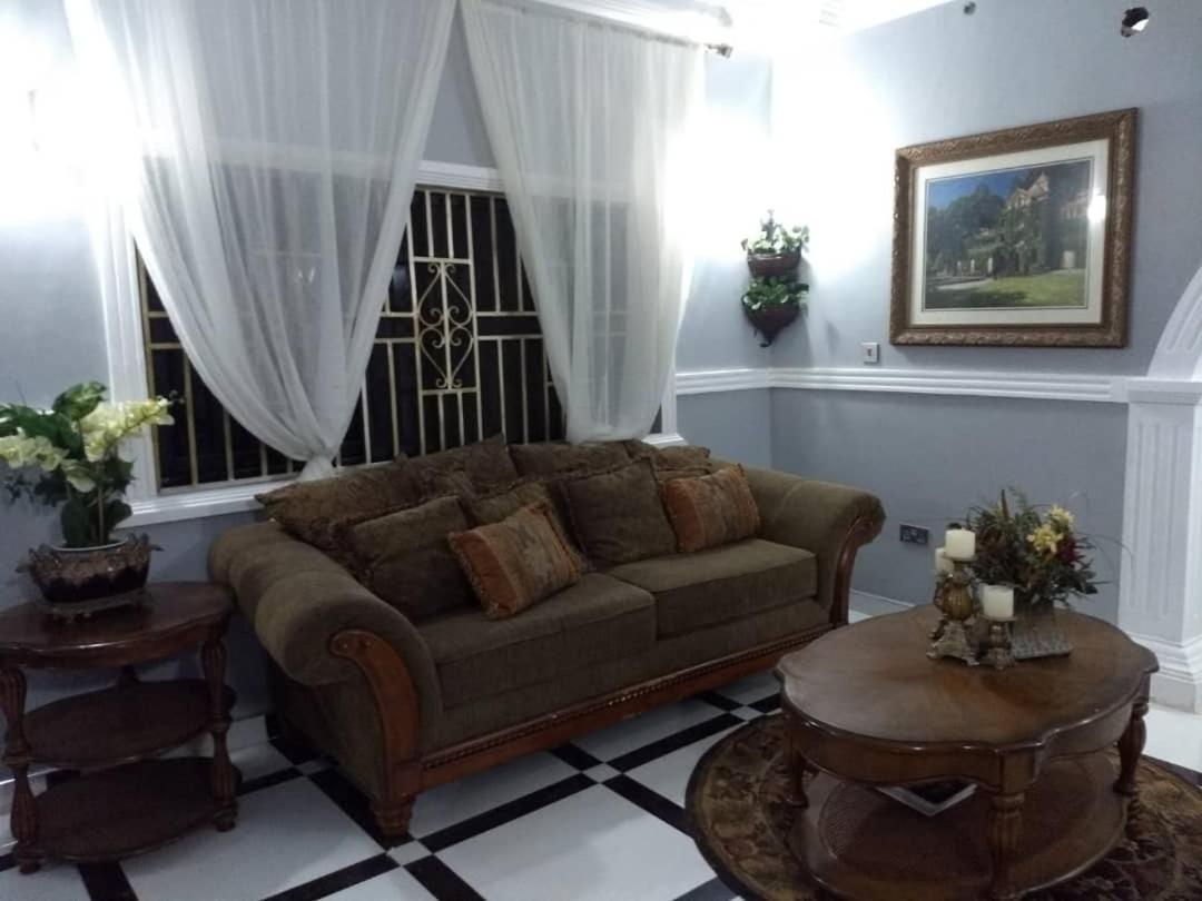 The Winford Boutique Hotel Achimota Taifa ภายนอก รูปภาพ