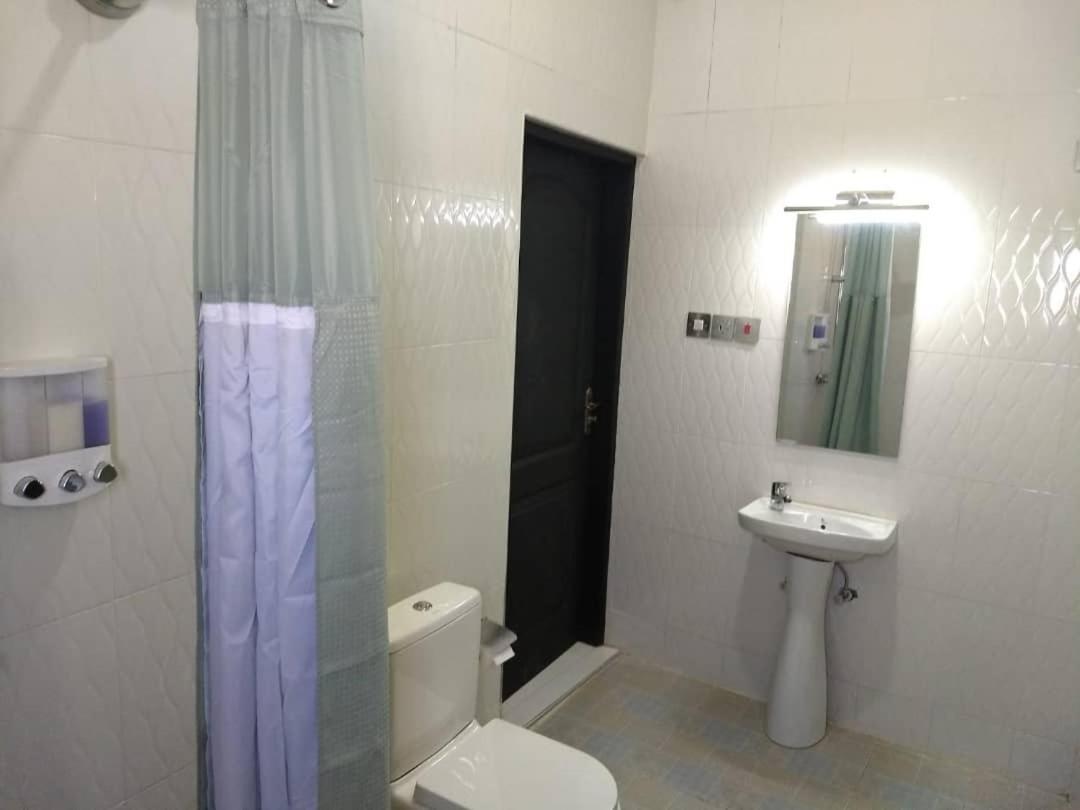 The Winford Boutique Hotel Achimota Taifa ภายนอก รูปภาพ