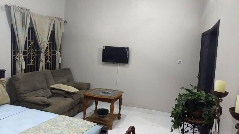 The Winford Boutique Hotel Achimota Taifa ภายนอก รูปภาพ